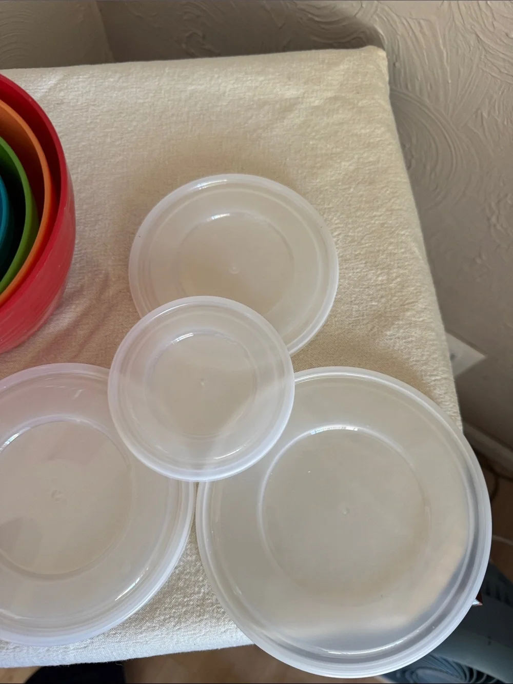 Colorful Plastic Food Storage Bowl Set - Red, Orange, Green, Blue - Picture 8 of 9